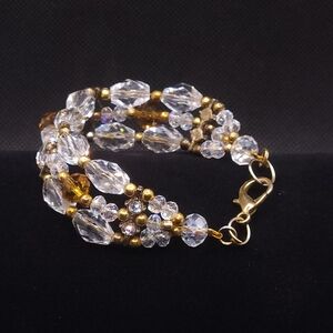 Elegant Gold and Crystal Beaded Bracelet